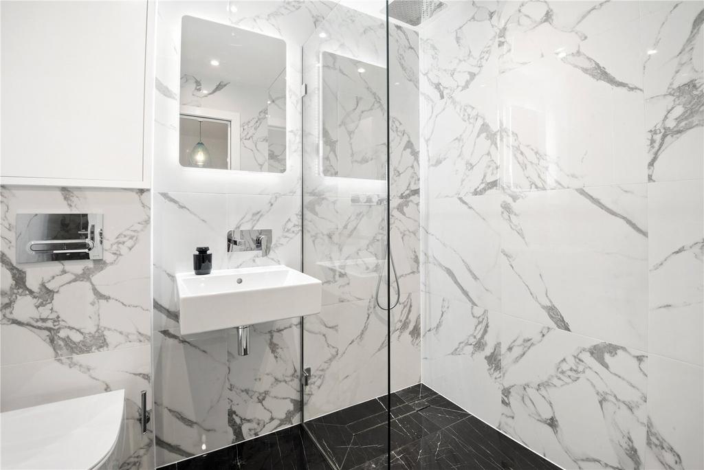 Studio Shower Room