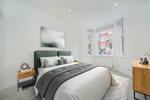 2 bedroom flat for sale, Greencroft Gardens, London NW6