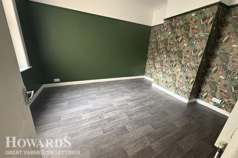 3 bedroom terraced house to rent, Southampton Place, GREAT YARMOUTH