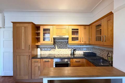 2 bedroom flat to rent, Rochester Gardens, Hove