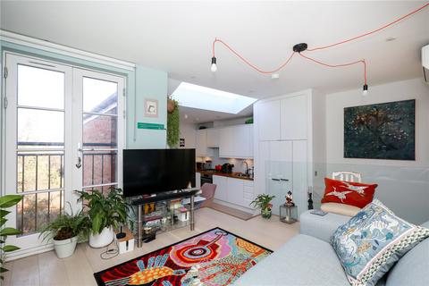 2 bedroom apartment for sale, Hereford Road, London, W3