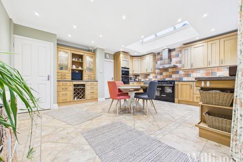 3 bedroom detached bungalow for sale, Eythrope Road, Aylesbury HP17