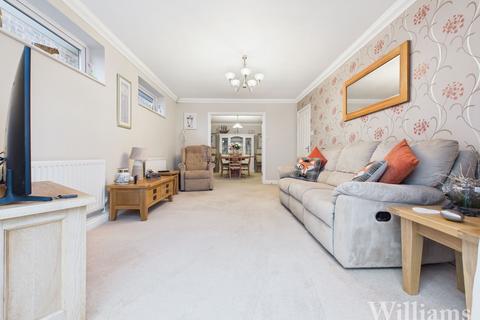 3 bedroom detached bungalow for sale, Eythrope Road, Aylesbury HP17