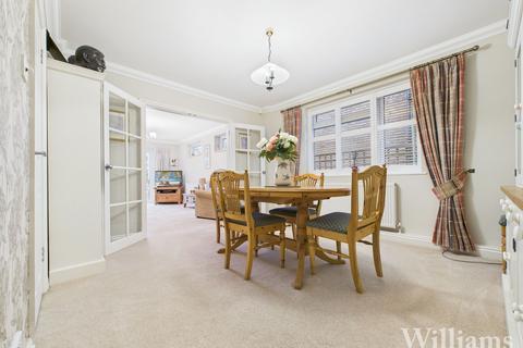 3 bedroom detached bungalow for sale, Eythrope Road, Aylesbury HP17