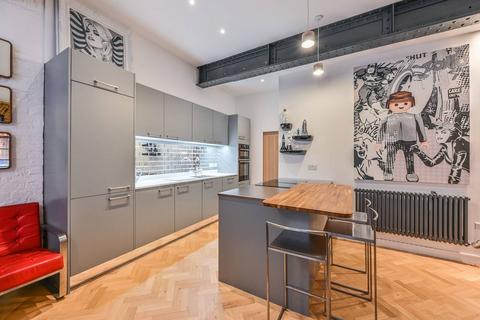 2 bedroom flat for sale, Mandeville Courtyard, Battersea, London, SW11