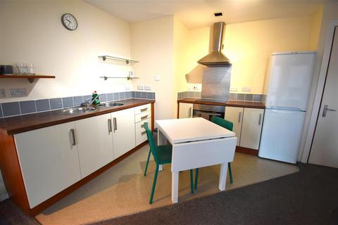 2 bedroom apartment to rent, City Point 2, Chapel Street