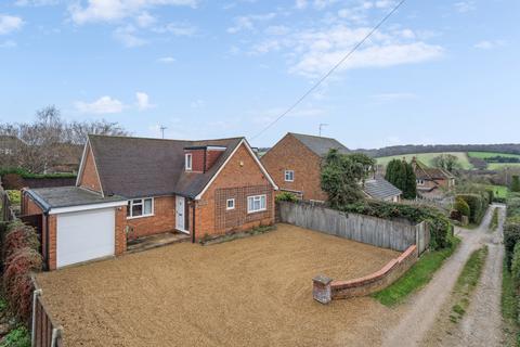 3 bedroom detached house to rent, Birch Road, Northchurch HP4