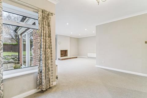 3 bedroom detached house to rent, Birch Road, Northchurch HP4
