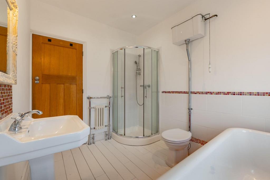 Bathroom-3.jpg