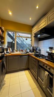 2 bedroom flat to rent, Thorney Hedge Road, London W4