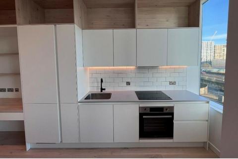 1 bedroom apartment to rent, Parkview Apartments, Great West Road, Brentford