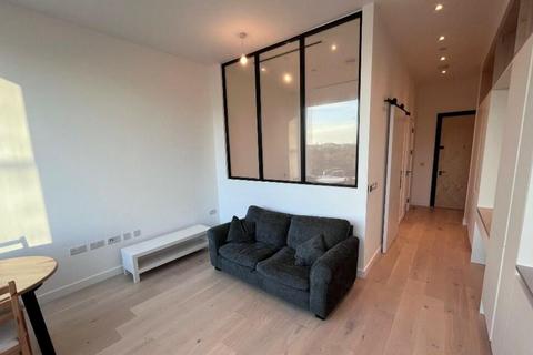 1 bedroom apartment to rent, Parkview Apartments, Great West Road, Brentford