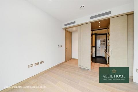 3 bedroom flat for sale, 1 Viaduct Gardens, London SW11