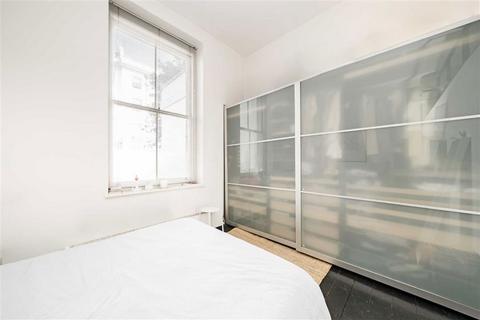 1 bedroom flat to rent, Porchester Square, London W2