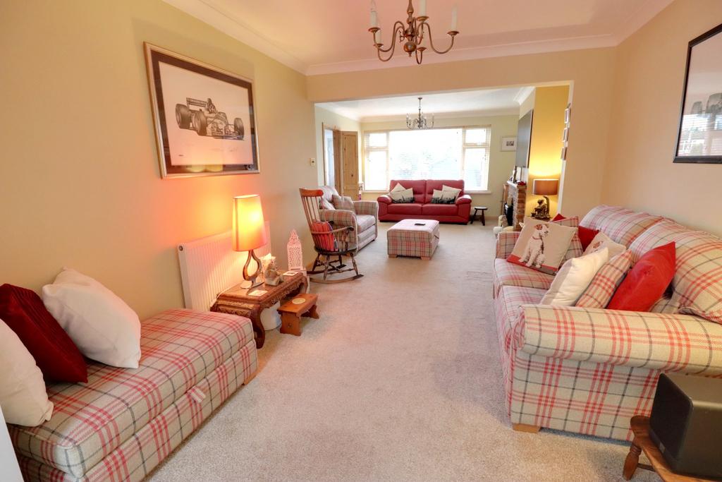 Sitting room/living room
