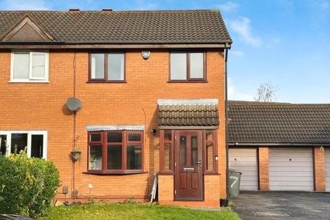 3 bedroom terraced house for sale, Hilton Close, Leigh