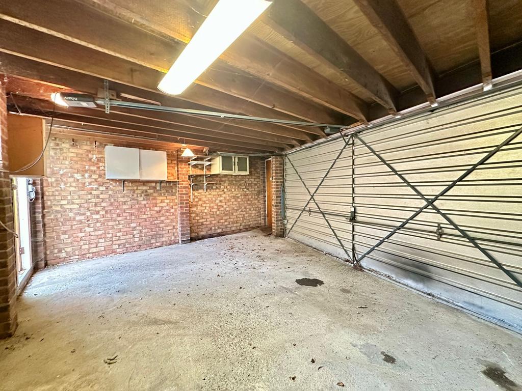 Garage / Workshop