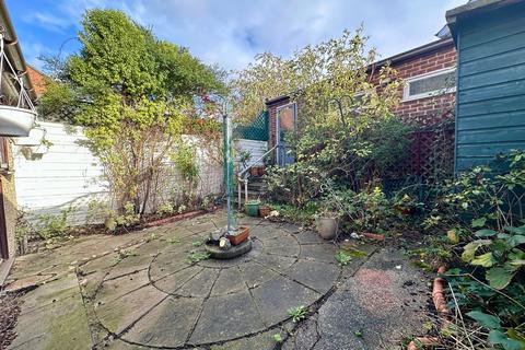 3 bedroom terraced house for sale, High Road, Basildon SS15