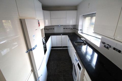 3 bedroom apartment for sale, Lodge Close, Edgware, HA8