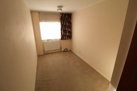 3 bedroom apartment for sale, Lodge Close, Edgware, HA8