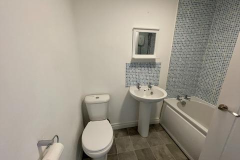 2 bedroom townhouse to rent, Changegate Court, Haworth, BD22