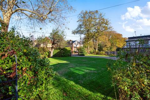 undefined, Newnham Road, Hampshire RG27