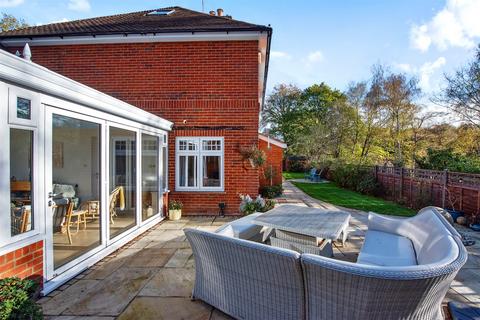 undefined, Newnham Road, Hampshire RG27