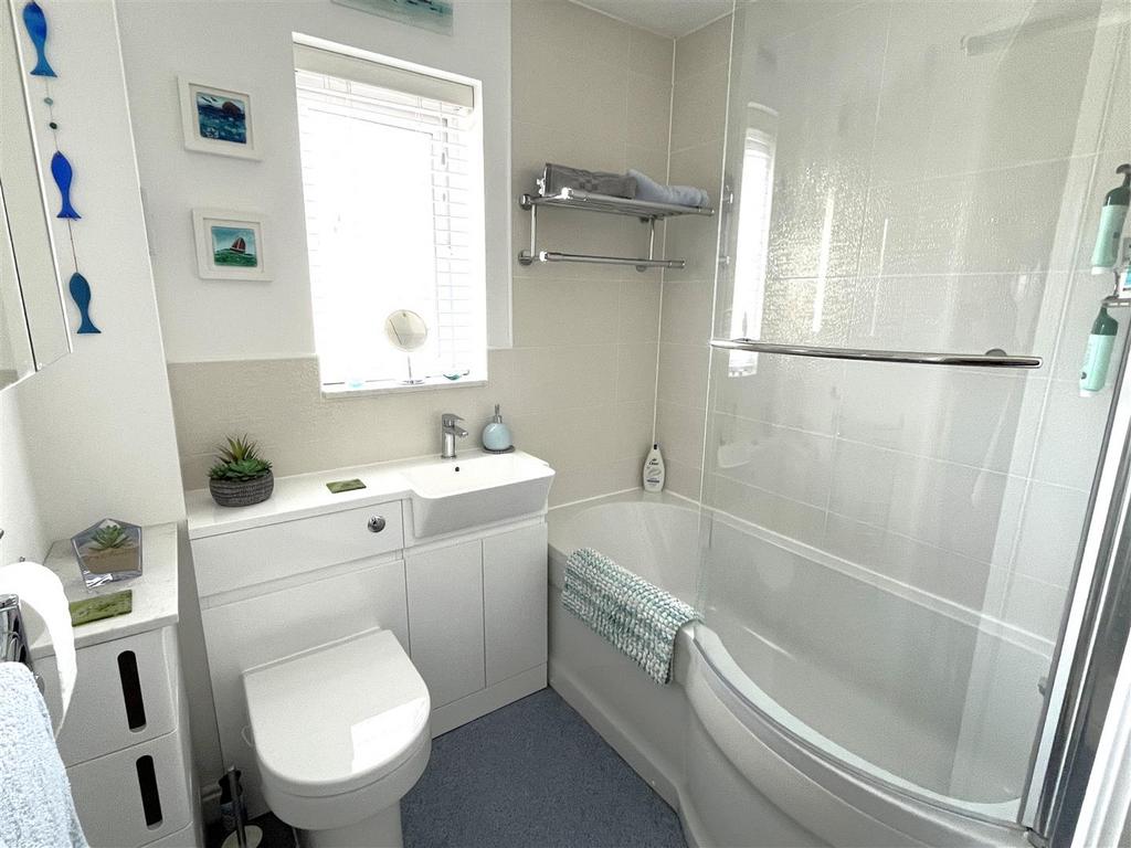 Family Bathroom.JPG