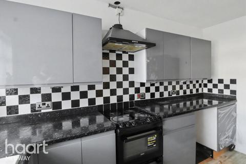 3 bedroom terraced house to rent, Fourwents Road, Rochester