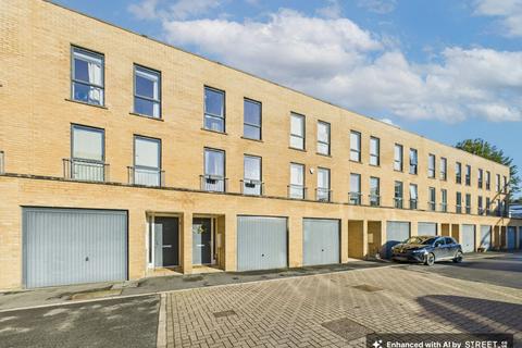 3 bedroom terraced house for sale, Studio Way, Borehamwood WD6
