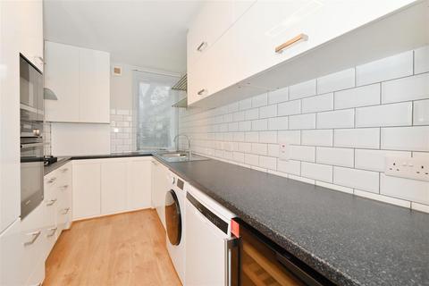 2 bedroom flat to rent, South Lodge, Knightsbridge SW7