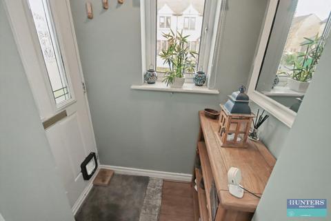 3 bedroom townhouse for sale, Winchester Gardens Bradford, BD4 8UJ