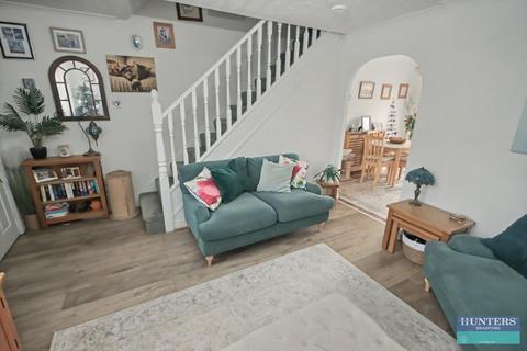 3 bedroom townhouse for sale, Winchester Gardens Bradford, BD4 8UJ