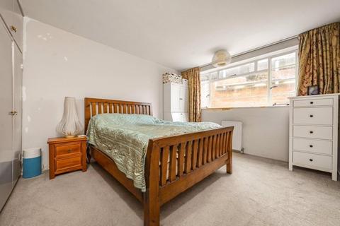 2 bedroom apartment for sale, Lichfield Court, Richmond