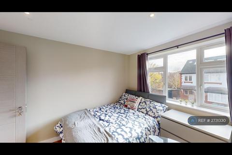 undefined, Grasmere Avenue, London, W3