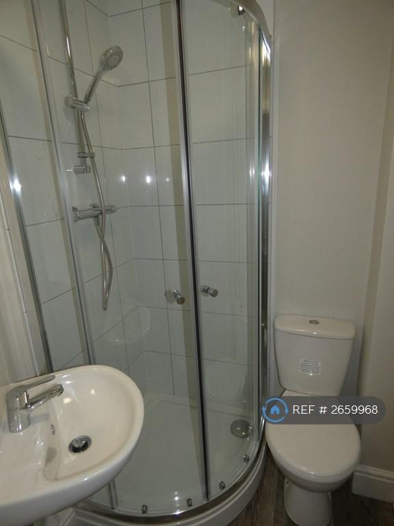 Room 4  En-Suite