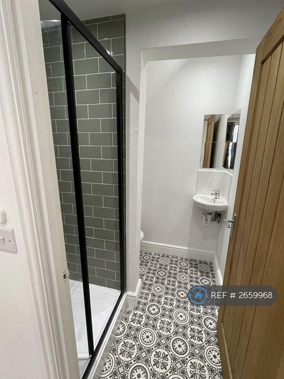 Room 1 En-Suite