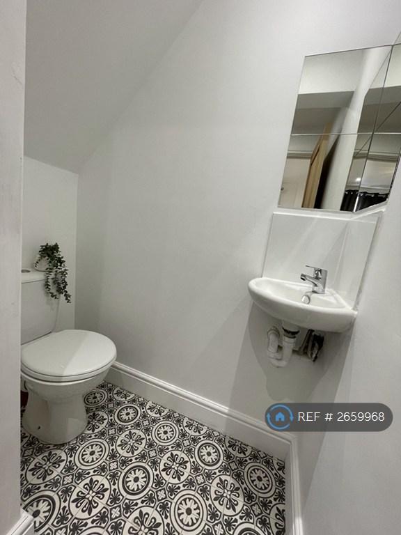 Room 1 En-Suite