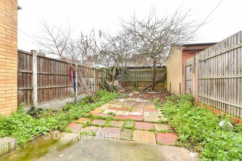3 bedroom terraced house for sale, Halley Road, London