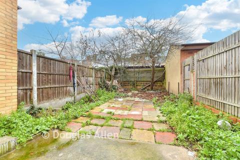 3 bedroom terraced house for sale, Halley Road, London