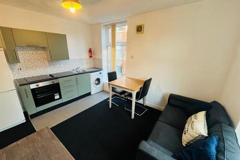 2 bedroom apartment to rent, Demesne Road, Whalley Range, Manchester