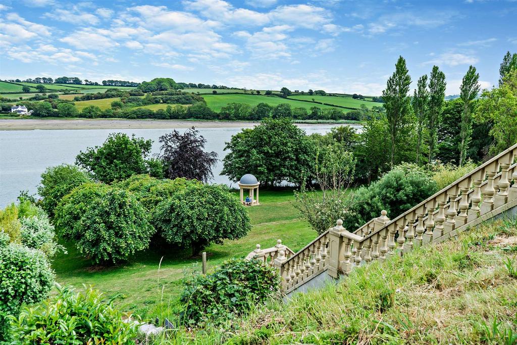 Gardens and river views