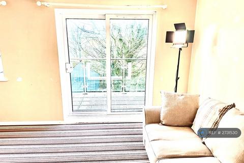 3 bedroom maisonette to rent, Batemans Road, Brighton, BN2