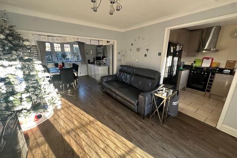 undefined, Sparrow Farm Drive, Feltham