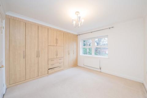 4 bedroom semi-detached house for sale, Sandringham Mews, Hampton TW12