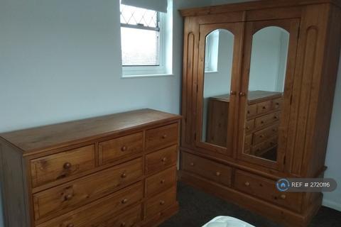3 bedroom terraced house to rent, Barset Road, London, SE15