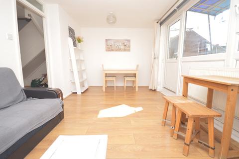 3 bedroom maisonette to rent, Lipton Road, Tower Hamlets, E1 0LJ
