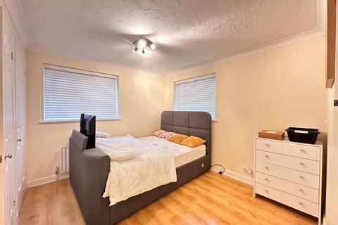 undefined, Slough SL1
