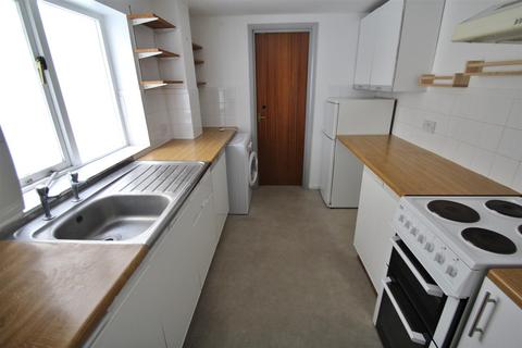 2 bedroom house to rent, Oriental Place, BRIGHTON