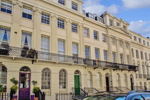 2 bedroom house to rent, Oriental Place, BRIGHTON